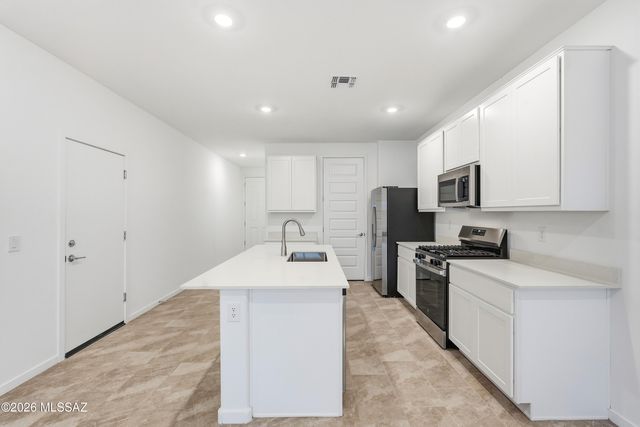 8774 S Circulo Generoso, Vail, AZ 85641
