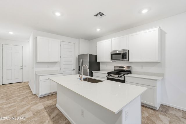 8774 S Circulo Generoso, Vail, AZ 85641