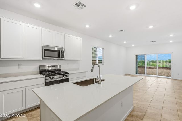 8774 S Circulo Generoso, Vail, AZ 85641
