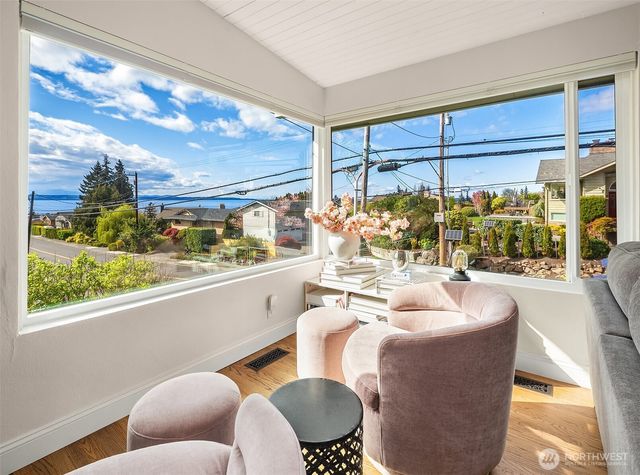 810 Walnut Street, Edmonds, WA 98020