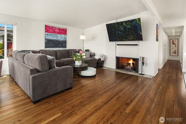 810 Walnut Street, Edmonds, WA 98020