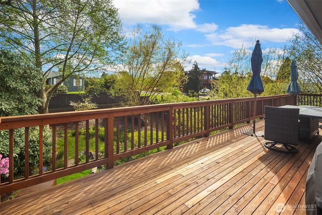 810 Walnut Street, Edmonds, WA 98020