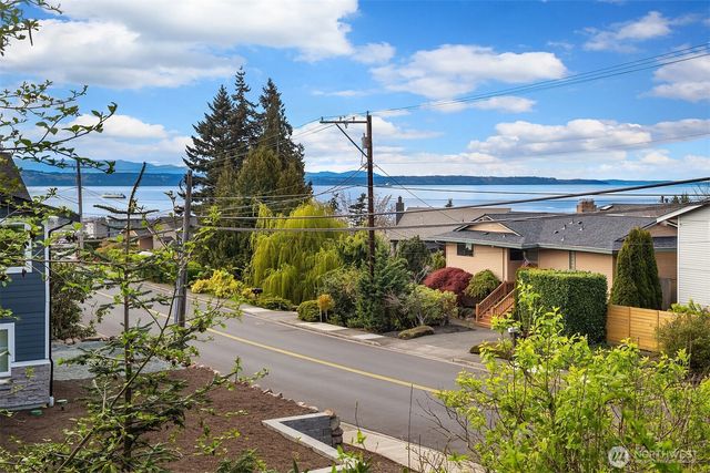 810 Walnut Street, Edmonds, WA 98020