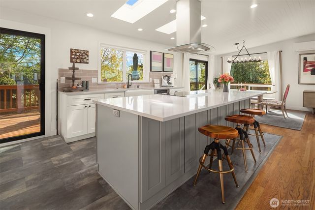 810 Walnut Street, Edmonds, WA 98020
