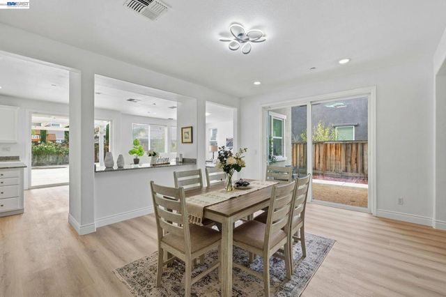 574 Mandevilla Dr, Brentwood, CA 94513