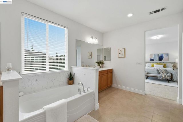 574 Mandevilla Dr, Brentwood, CA 94513