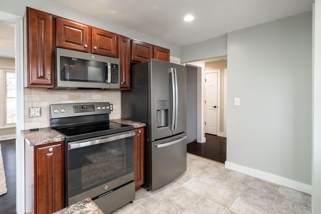 767 Beaumont Drive NW, Grand Rapids, MI 49504