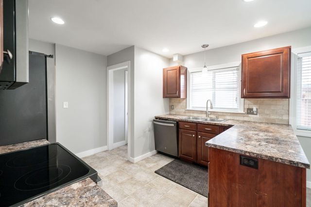 767 Beaumont Drive NW, Grand Rapids, MI 49504