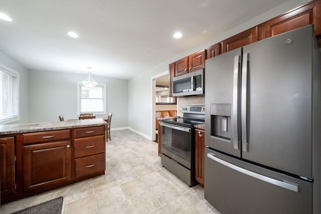 767 Beaumont Drive NW, Grand Rapids, MI 49504