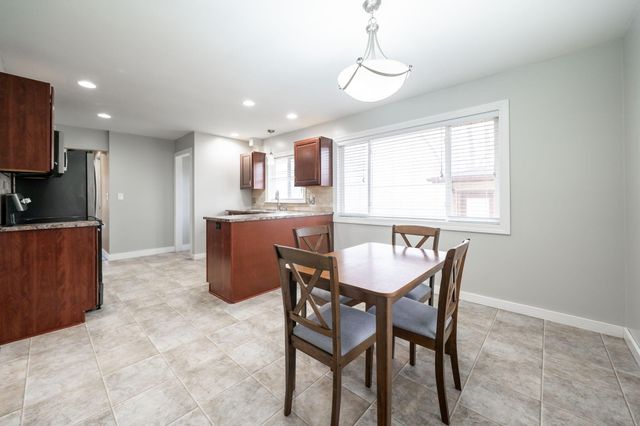 767 Beaumont Drive NW, Grand Rapids, MI 49504