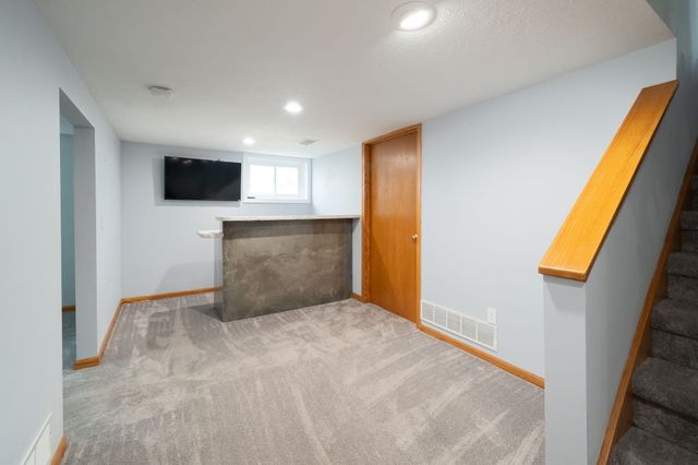 767 Beaumont Drive NW, Grand Rapids, MI 49504