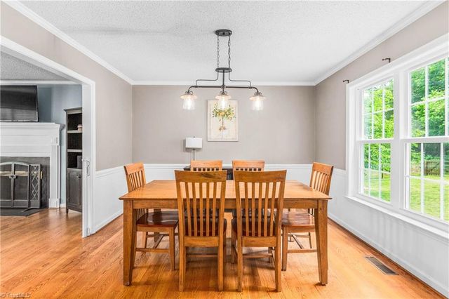 129 Twin Valley Drive, Clemmons, NC 27012