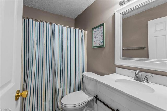 129 Twin Valley Drive, Clemmons, NC 27012