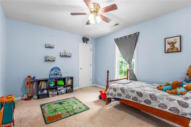 129 Twin Valley Drive, Clemmons, NC 27012
