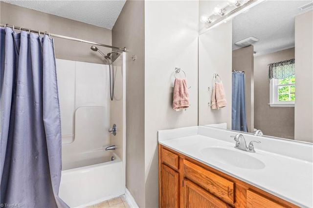 129 Twin Valley Drive, Clemmons, NC 27012