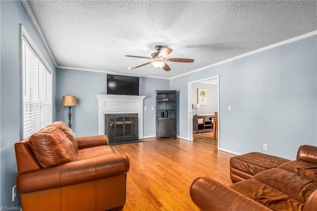 129 Twin Valley Drive, Clemmons, NC 27012