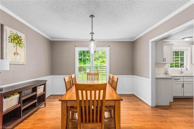 129 Twin Valley Drive, Clemmons, NC 27012
