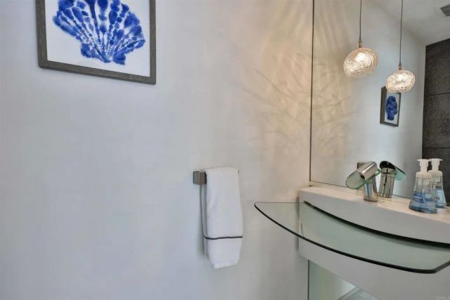 942 D Avenue B, Coronado, CA 92118