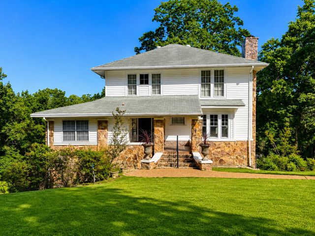 301 Mcfarland Road, Lookout Mountain, GA 30750