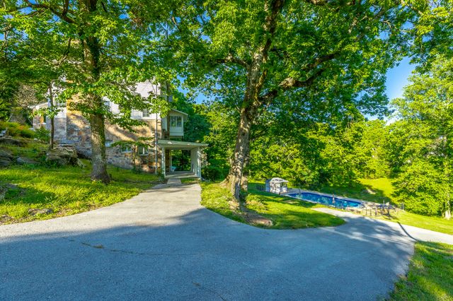 301 Mcfarland Road, Lookout Mountain, GA 30750