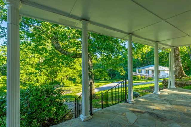 301 Mcfarland Road, Lookout Mountain, GA 30750