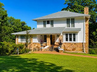 301 Mcfarland Road, Lookout Mountain, GA 30750