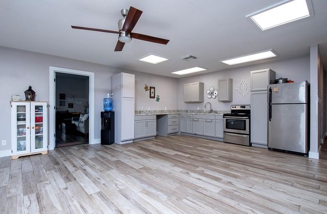 150 W Fm 487, Jarrell, TX 76537