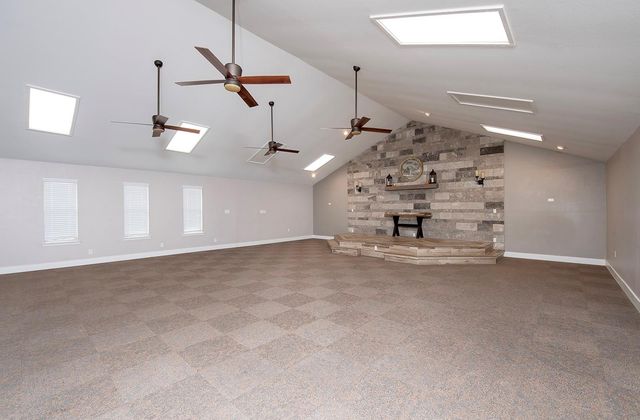 150 W Fm 487, Jarrell, TX 76537