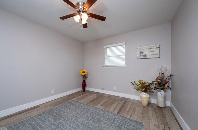 150 W Fm 487, Jarrell, TX 76537