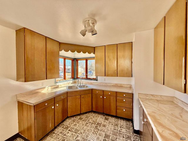 1218 E FRANKLIN, Rapid City, SD 57701