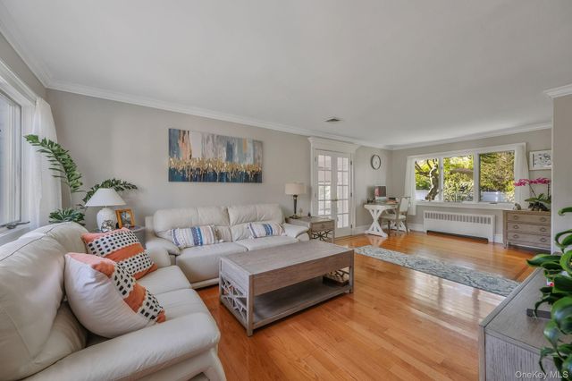 211 2nd Street, Saint James, NY 11780