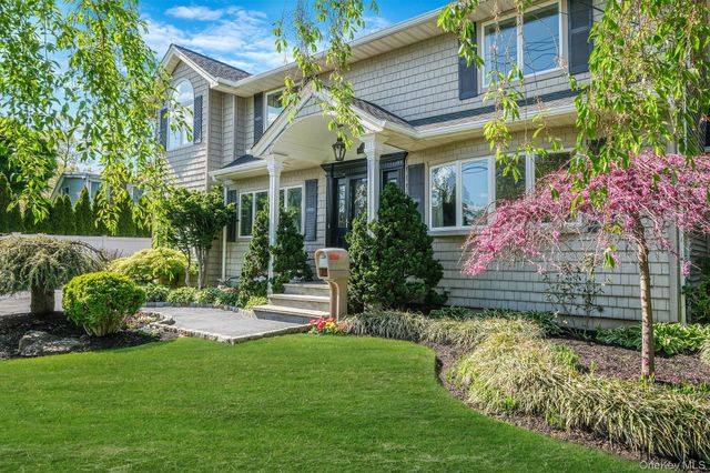 211 2nd Street, Saint James, NY 11780