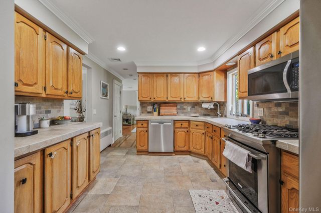 211 2nd Street, Saint James, NY 11780