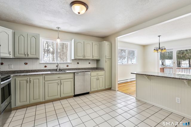 3 Douglas Drive, Danbury, CT 06811