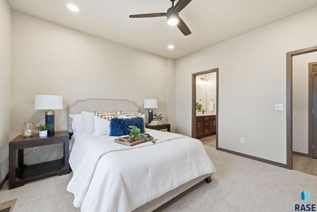 2816 E Hazelnut St Street, Brandon, SD 57005