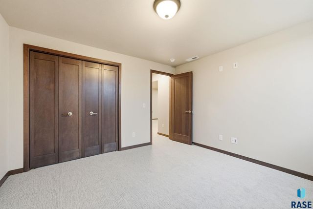 2816 E Hazelnut St Street, Brandon, SD 57005