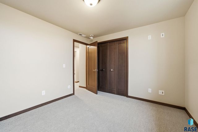 2816 E Hazelnut St Street, Brandon, SD 57005