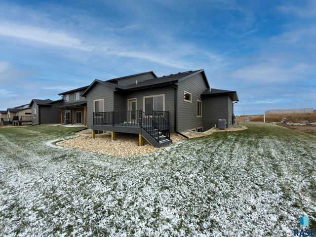 2816 E Hazelnut St Street, Brandon, SD 57005