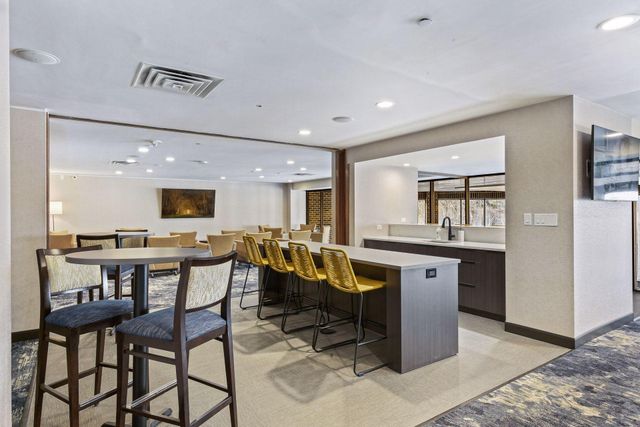 1201 Yale Place 407, Minneapolis, MN 55403