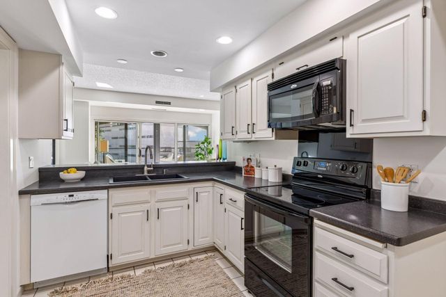 1201 Yale Place 407, Minneapolis, MN 55403
