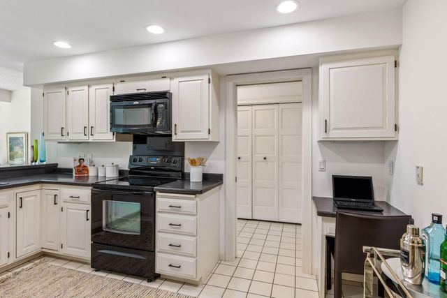 1201 Yale Place 407, Minneapolis, MN 55403