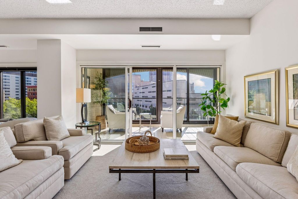 1201 Yale Place 407, Minneapolis, MN 55403 — photo 2