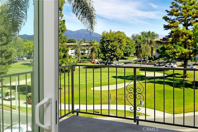 2386 Via Mariposa W 2B, Laguna Woods, CA 92637