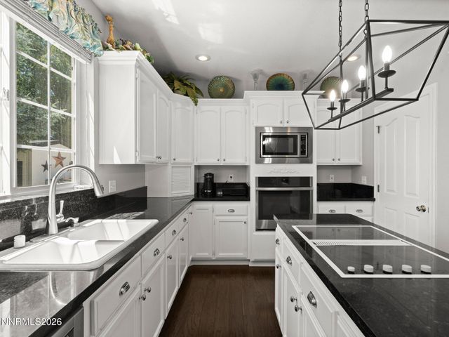 1666 Dogleg Road, Carson City, NV 89701