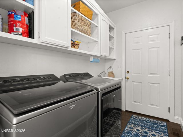 1666 Dogleg Road, Carson City, NV 89701