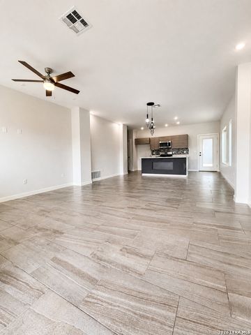 14360 ANGEL D GARCIA CT, El Paso, TX 79938