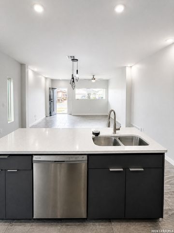 14360 ANGEL D GARCIA CT, El Paso, TX 79938