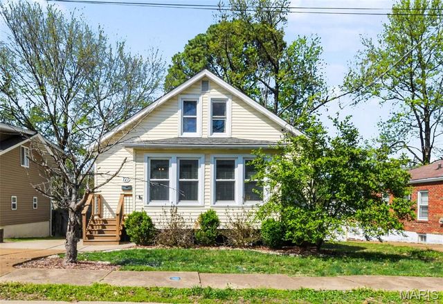 727 Landscape Avenue, Webster Groves, MO 63119