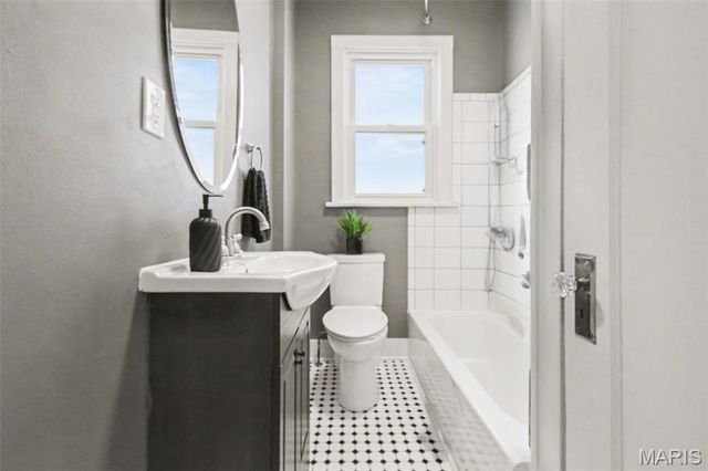 727 Landscape Avenue, Webster Groves, MO 63119