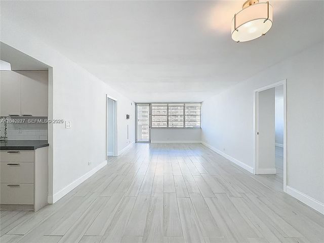 250 174th St 1211, Sunny Isles Beach, FL 33160